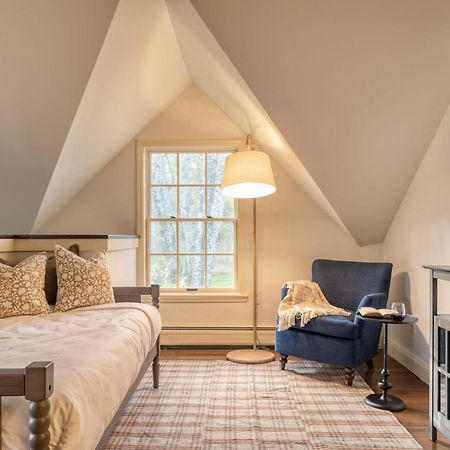 Cortland By Avantstay Charming Heritage Estate W Private Lake Pool Согертис Екстериор снимка