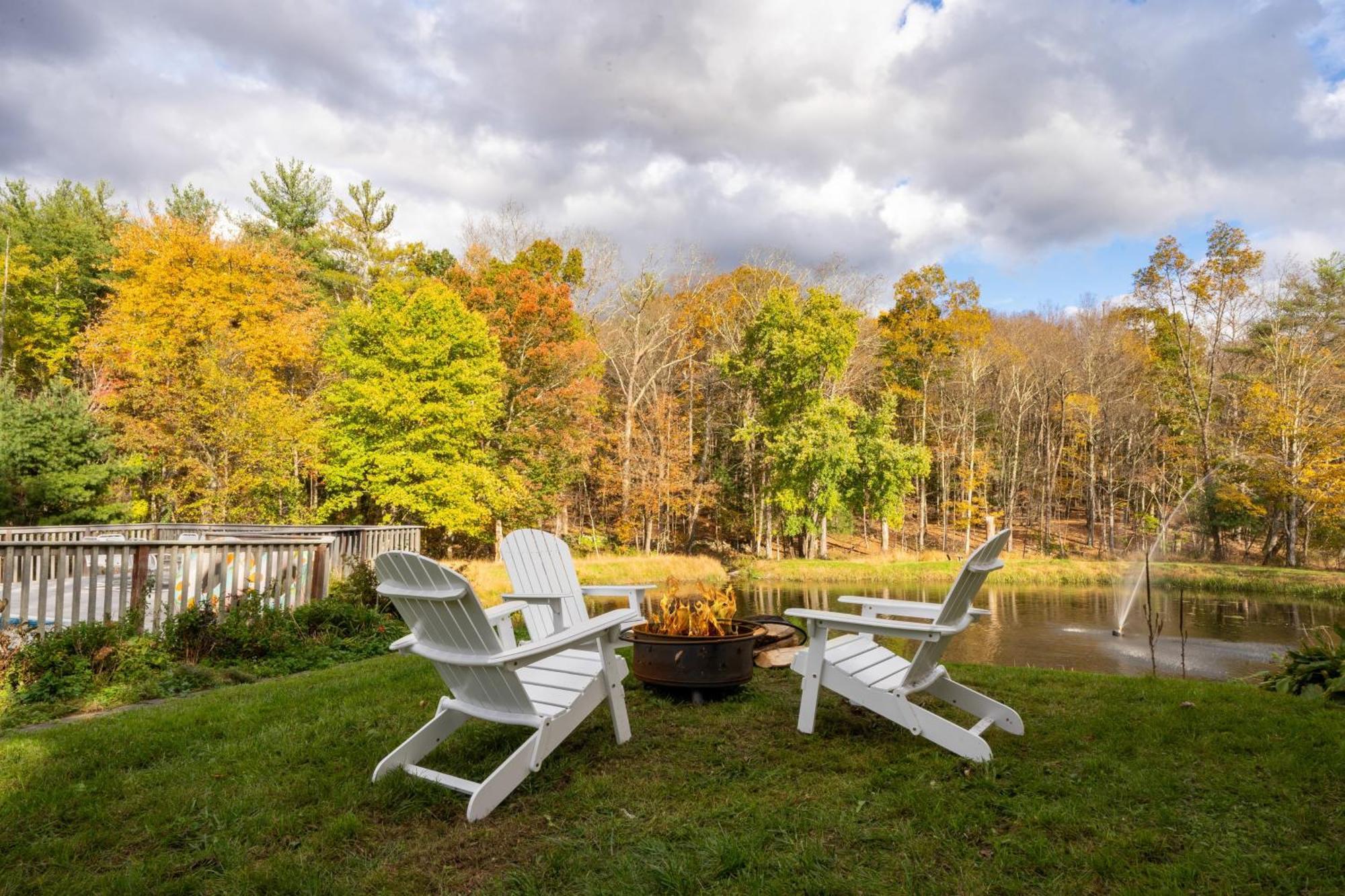 Cortland By Avantstay Charming Heritage Estate W Private Lake Pool Согертис Екстериор снимка
