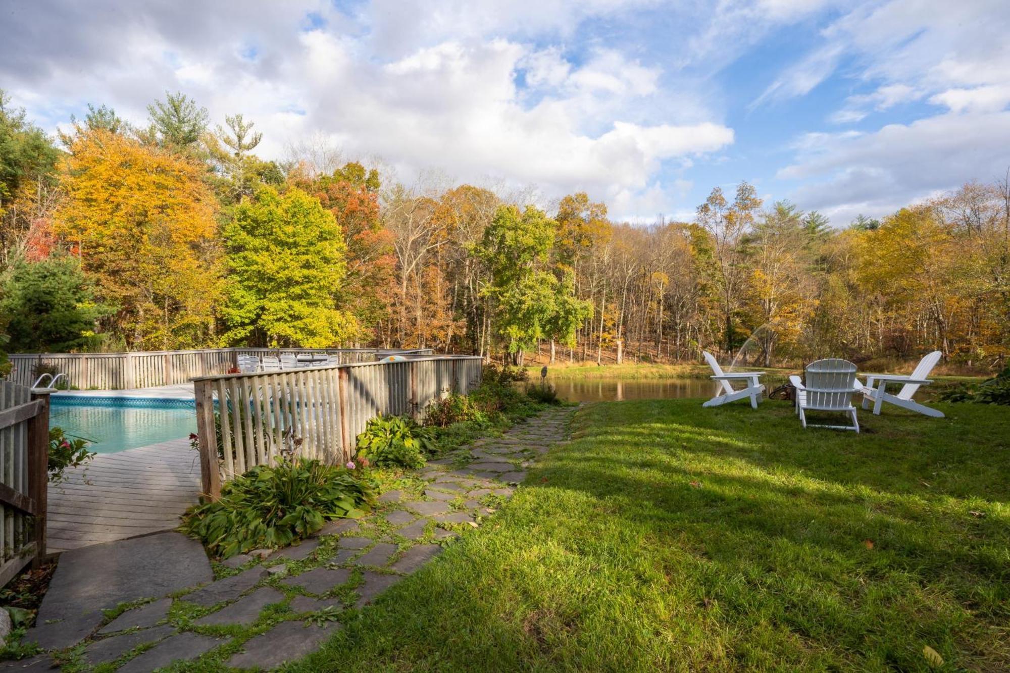 Cortland By Avantstay Charming Heritage Estate W Private Lake Pool Согертис Екстериор снимка