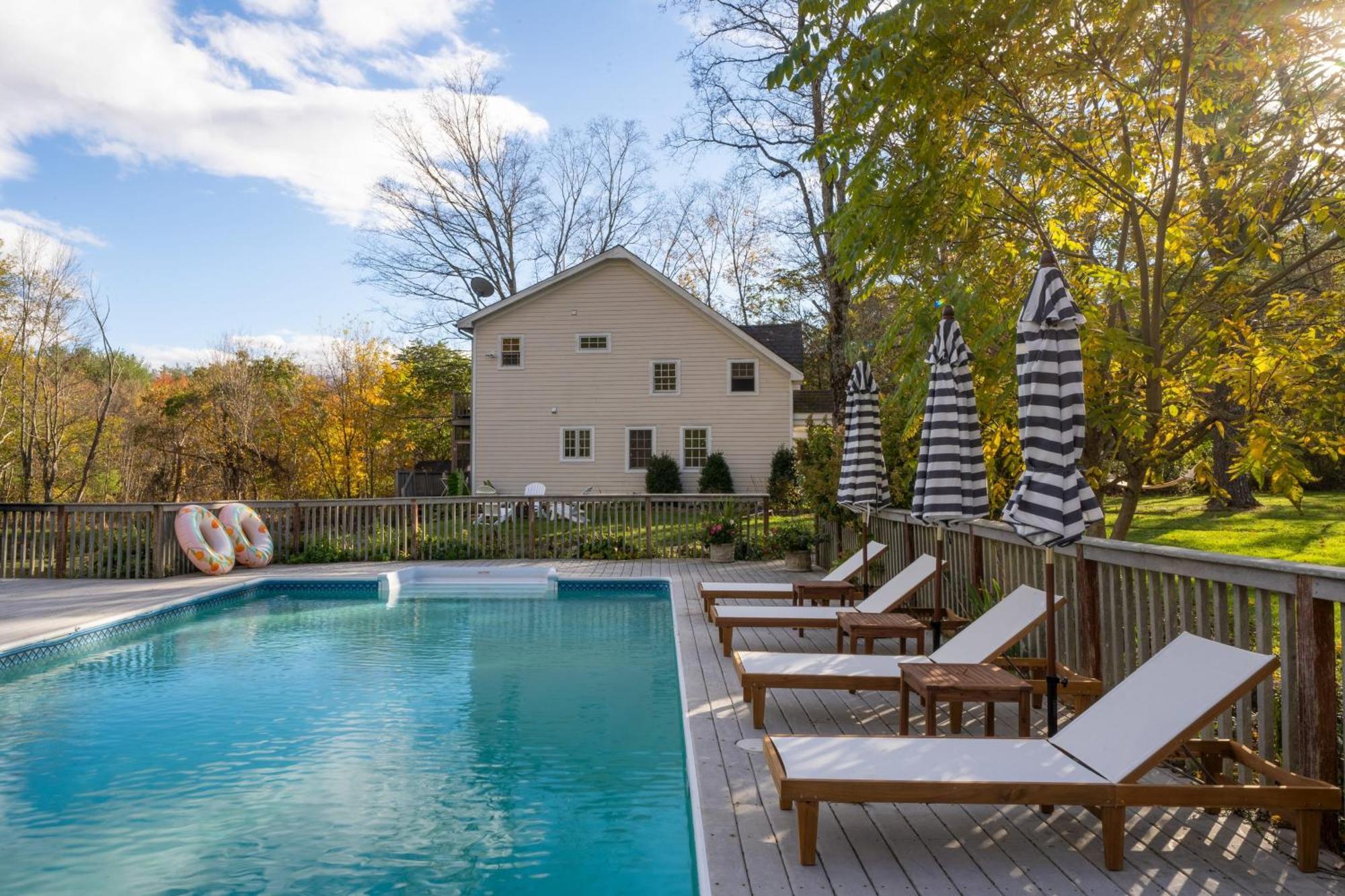 Cortland By Avantstay Charming Heritage Estate W Private Lake Pool Согертис Екстериор снимка