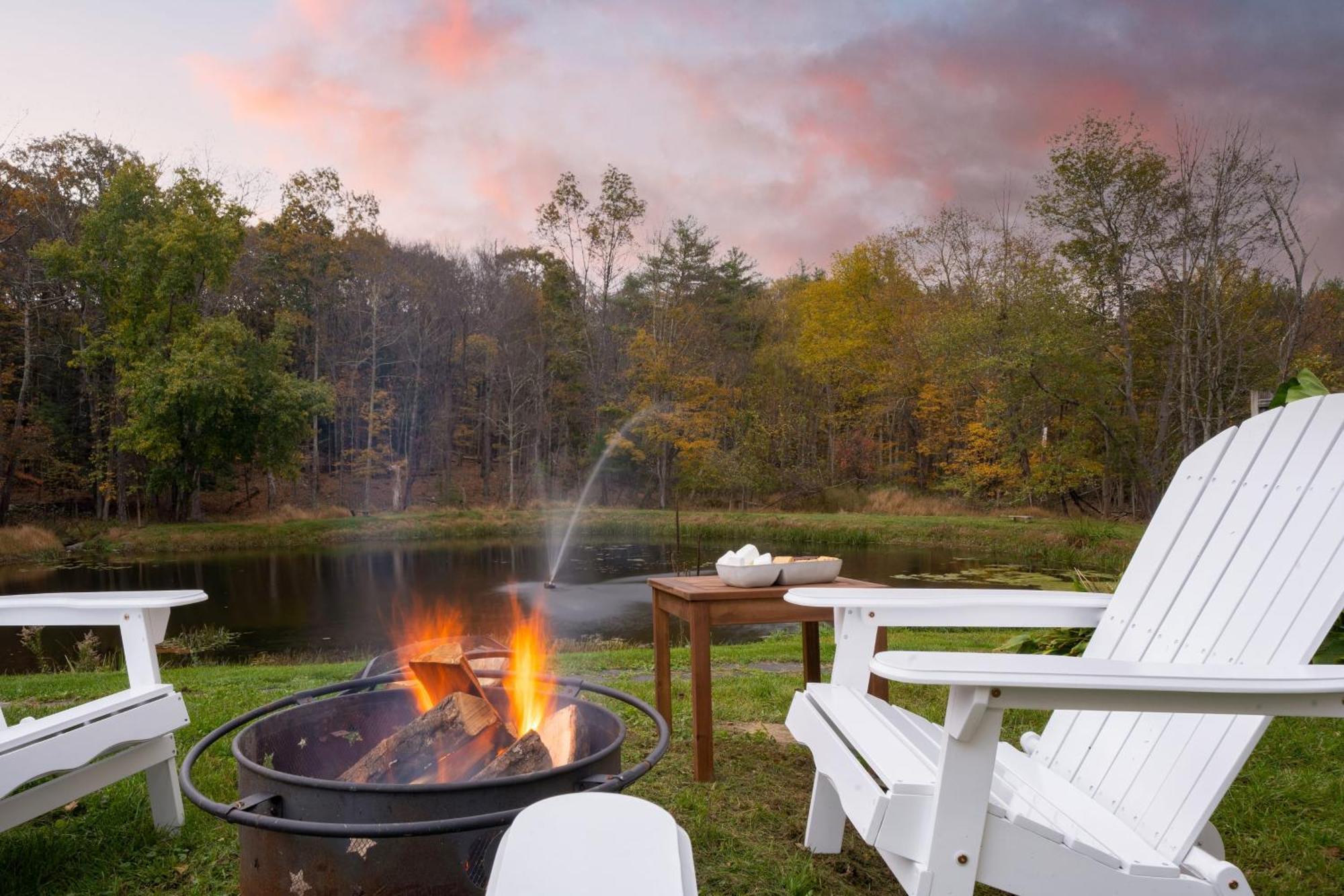 Cortland By Avantstay Charming Heritage Estate W Private Lake Pool Согертис Екстериор снимка